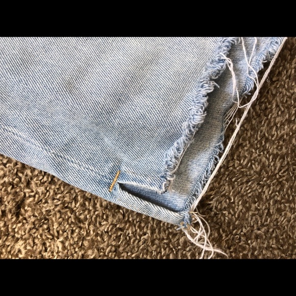 High waisted H&M Denim skirt with raw hem - Picture 3 of 9